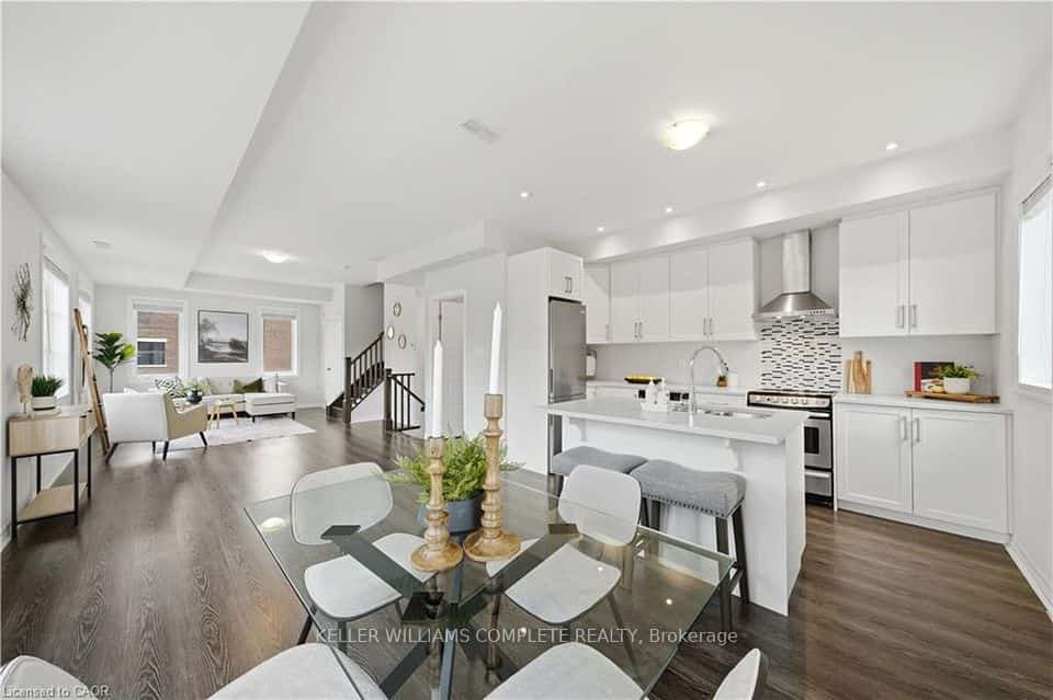 70 Plains Road W, Burlington