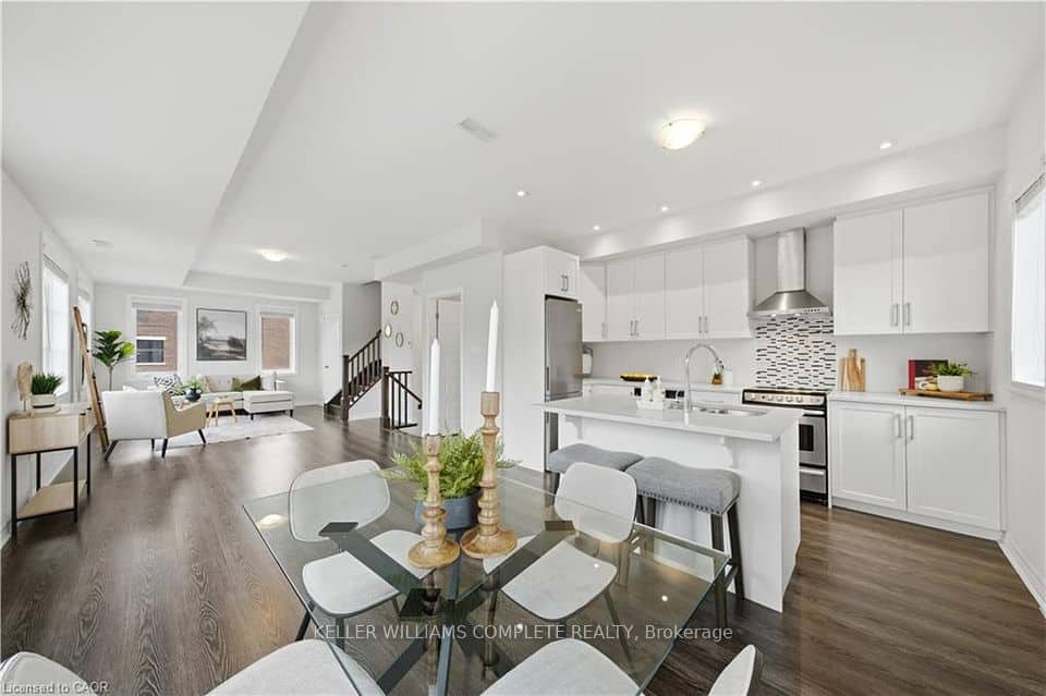 70 Plains Road W, Burlington
