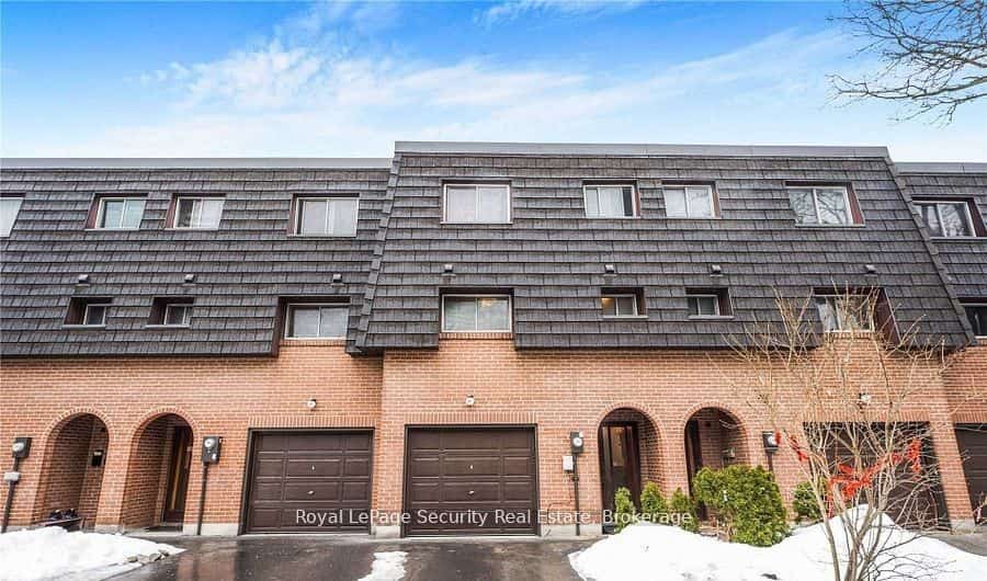 37 Darras Court #124, Brampton, ON L6T 1W7