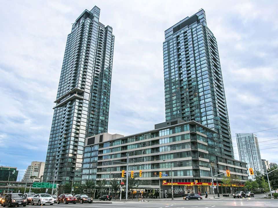 15 Brunel Court #317, Toronto, ON M5V 3Y6