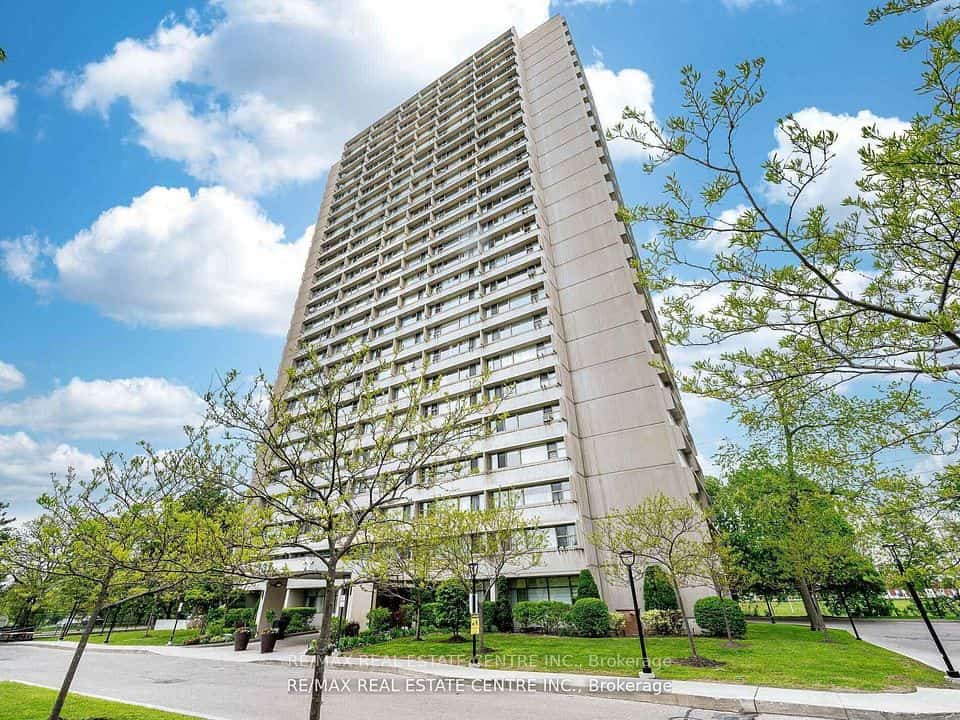 735 Don Mills Road, Toronto