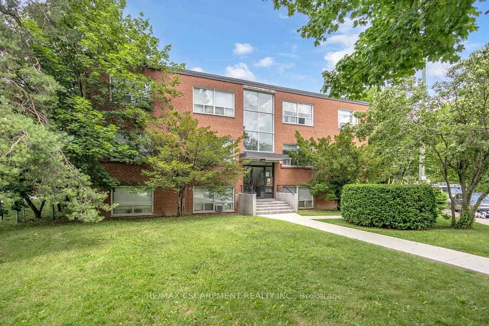 57 Mericourt Road #302, Hamilton, ON L8S 2N5