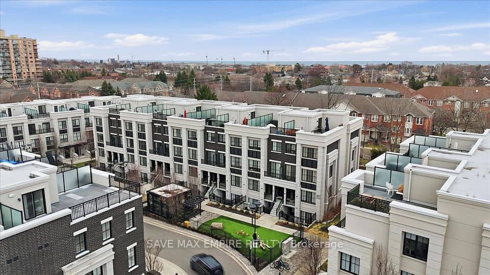 652 Cricklewood Drive, Mississauga