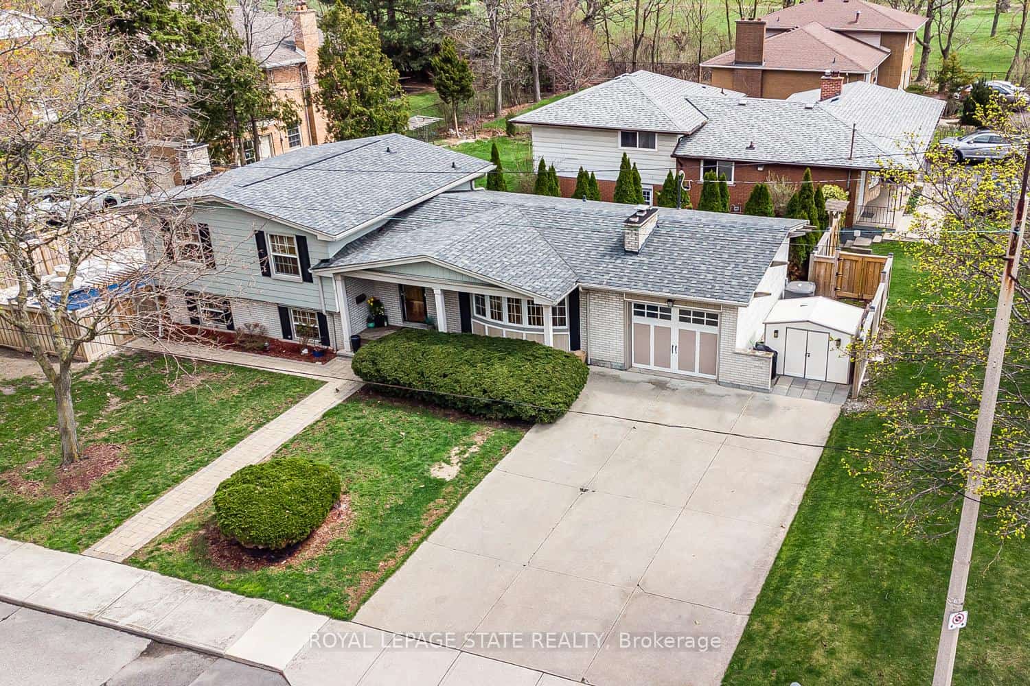 92 Auchmar Road, Hamilton, ON L9C 1C5
