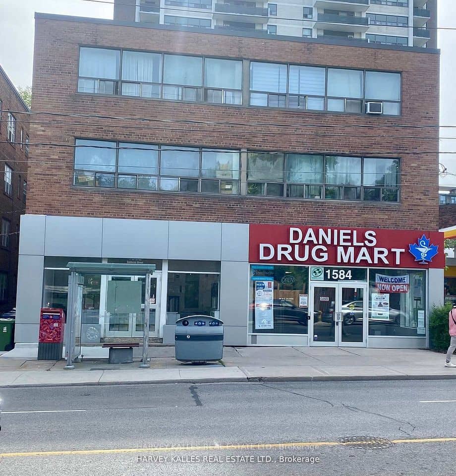 1582 Bathurst Street, Toronto
