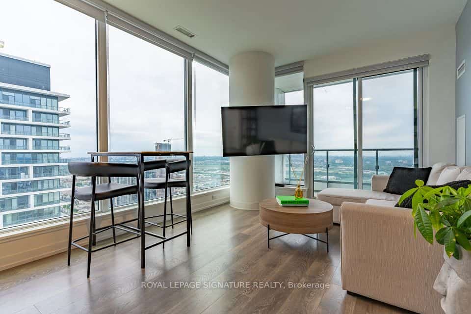 898 Portage Parkway #5903, Vaughan, ON L4L 0J6