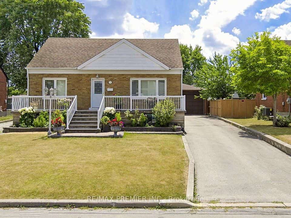 7 Mayall Avenue, Toronto, ON M3L 1E3