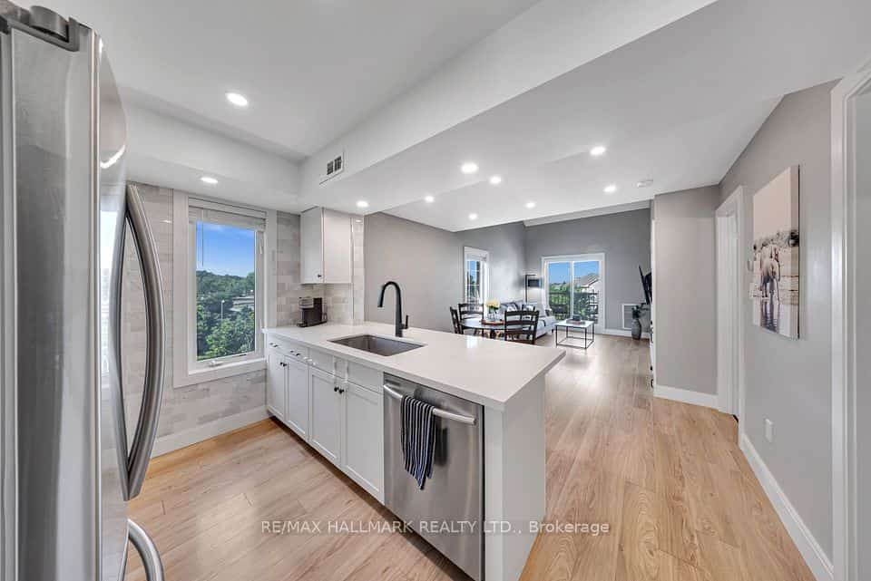 106 Petra Way #3, Whitby, ON L1R 0A2