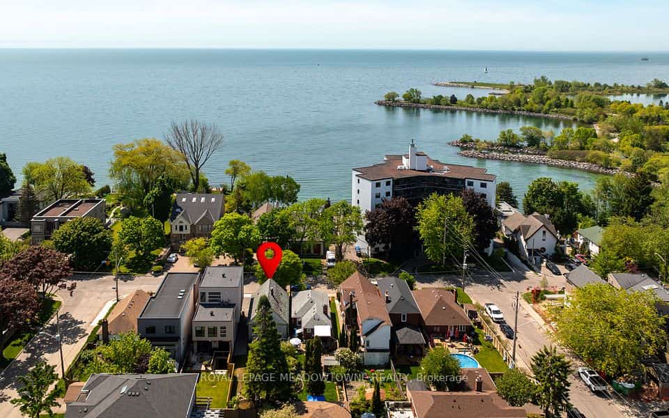 182 Lakeshore Drive, Toronto, ON M8V 2A9