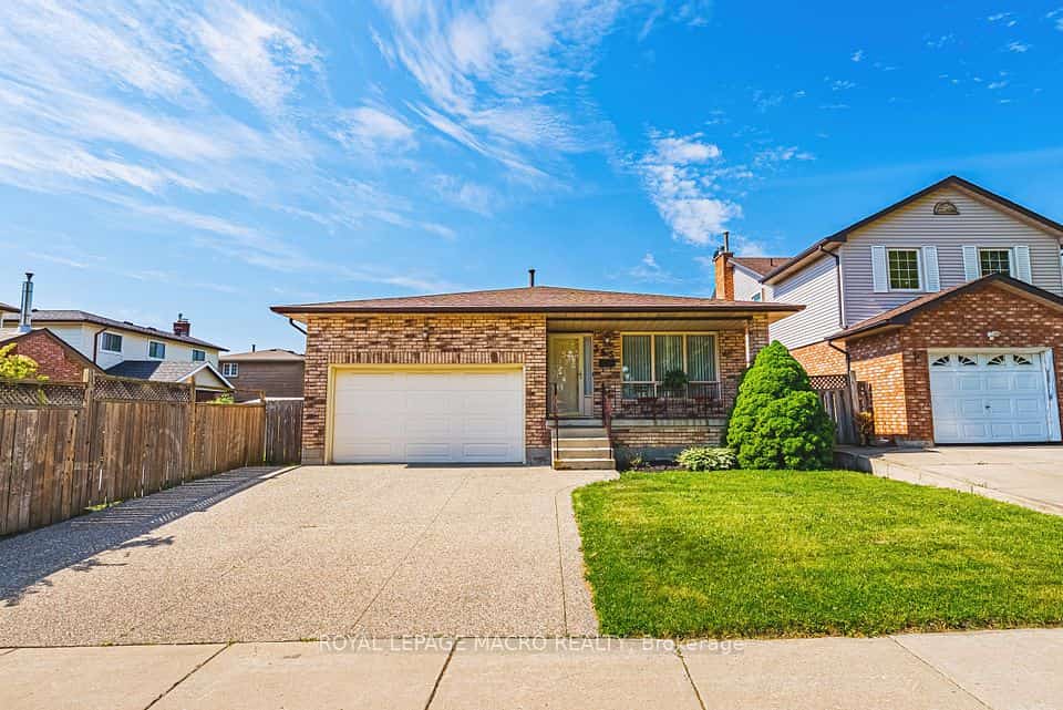 565 Stone Church Road W, Hamilton, ON L9B 1A5
