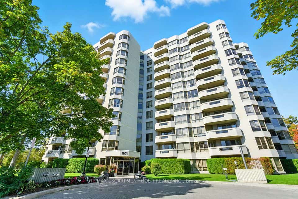1201 North Shore Boulevard E #208, Burlington, ON L7S 1Z5