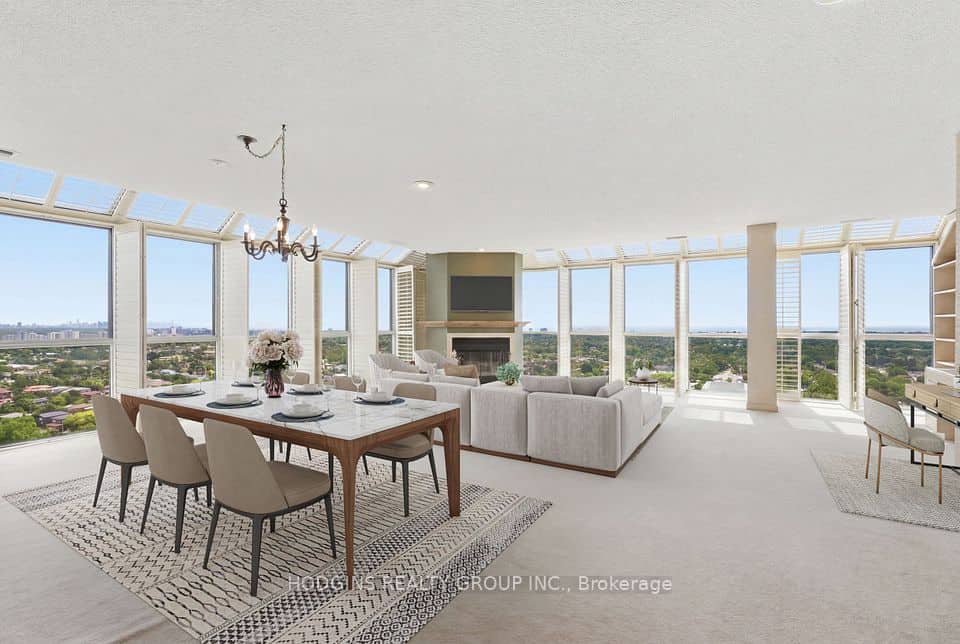 880 Dundas Street W, Mississauga