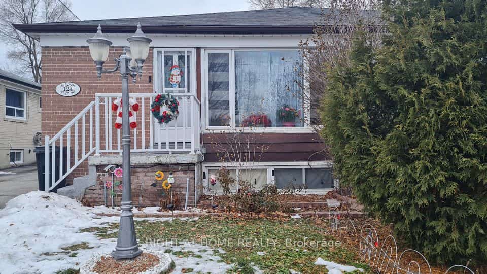 124 Overture Road, Toronto, ON M1E 2W4