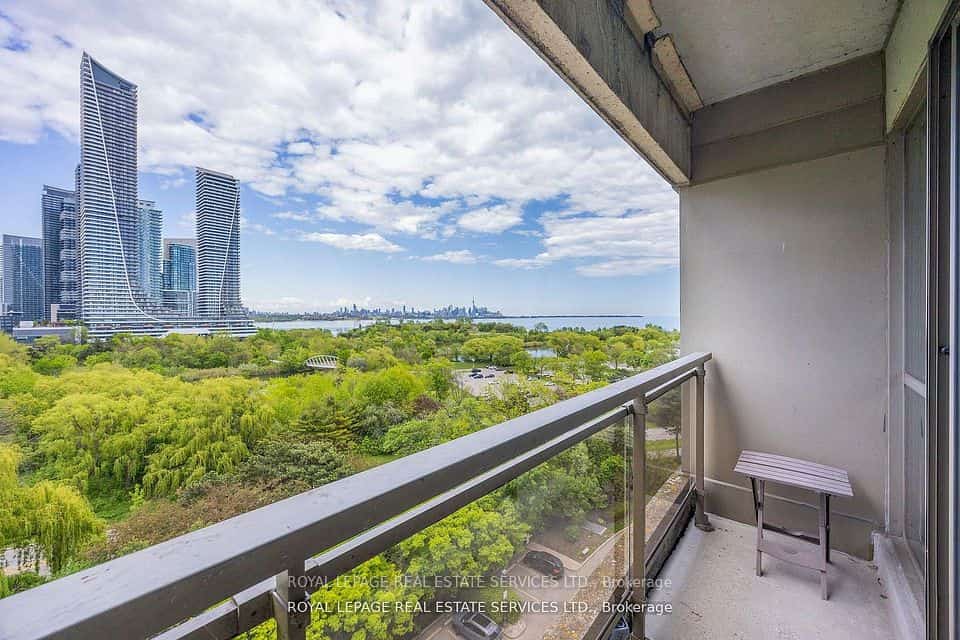 2261 Lake shore Boulevard W #1010, Toronto, ON M8V 3X2