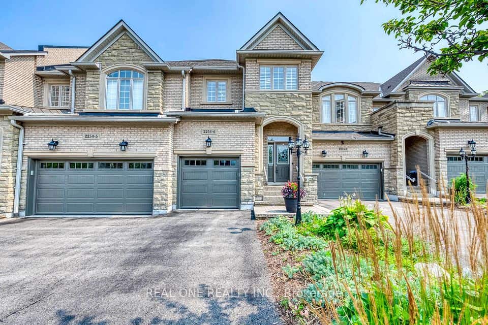 2254 Rockingham Drive, Oakville