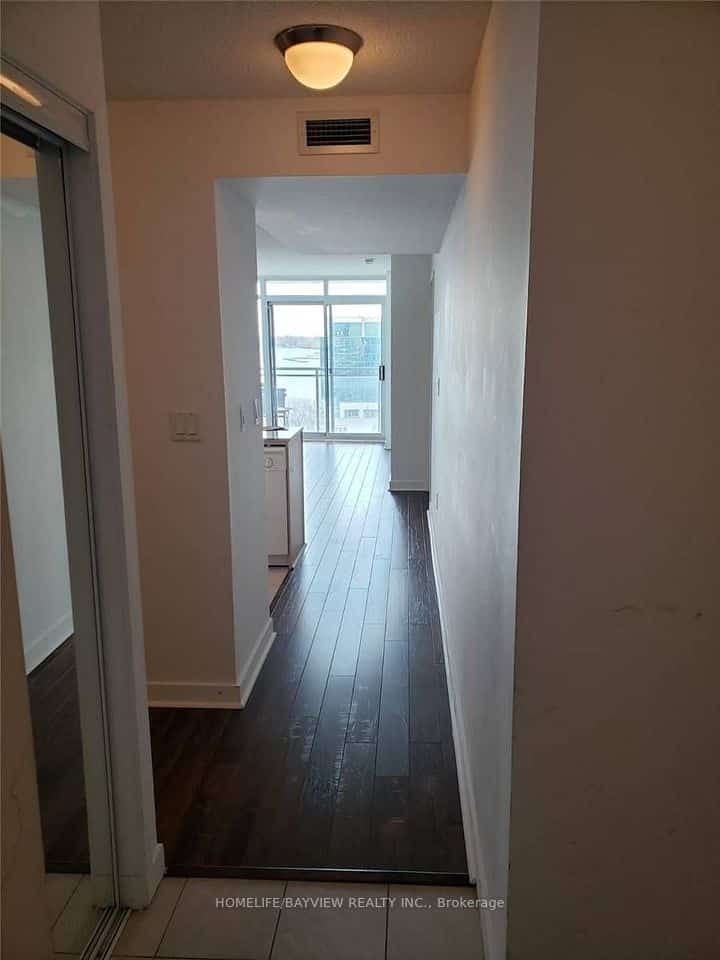 11 Brunel Court #912, Toronto, ON M5V 3Y3