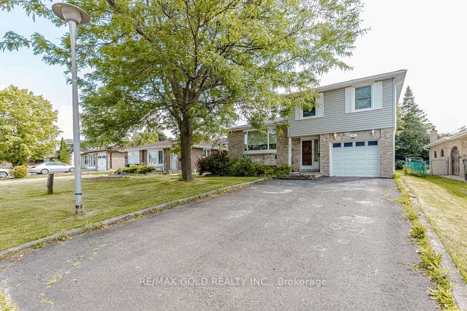 31 Gondola Crescent, Brampton, ON L6S 1W5