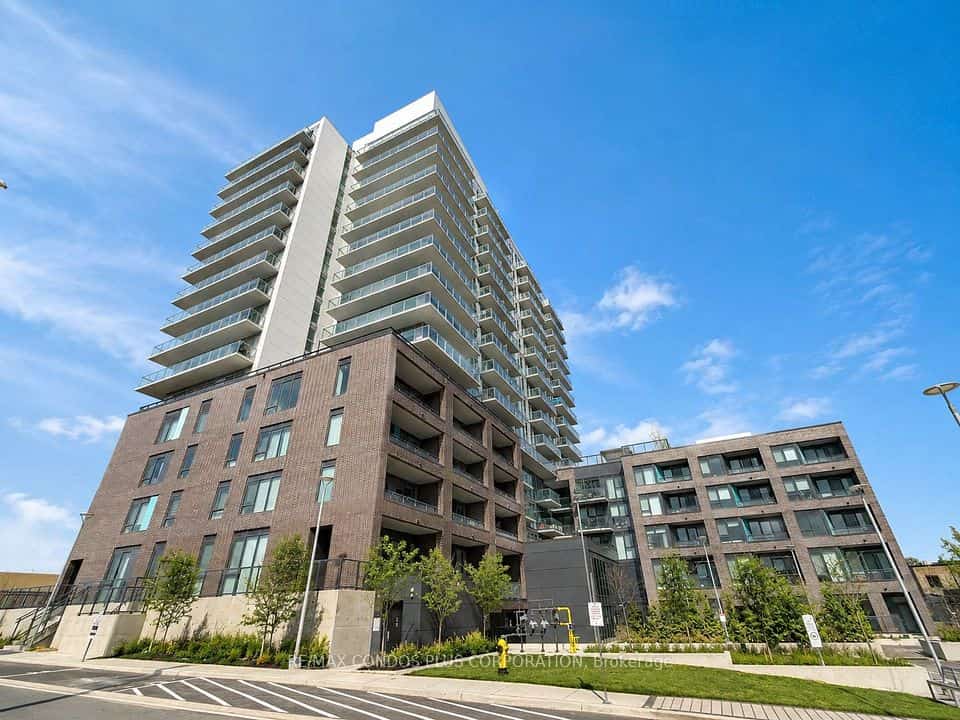 185 Deerfield Road #216, Newmarket, ON L3Y 0G7