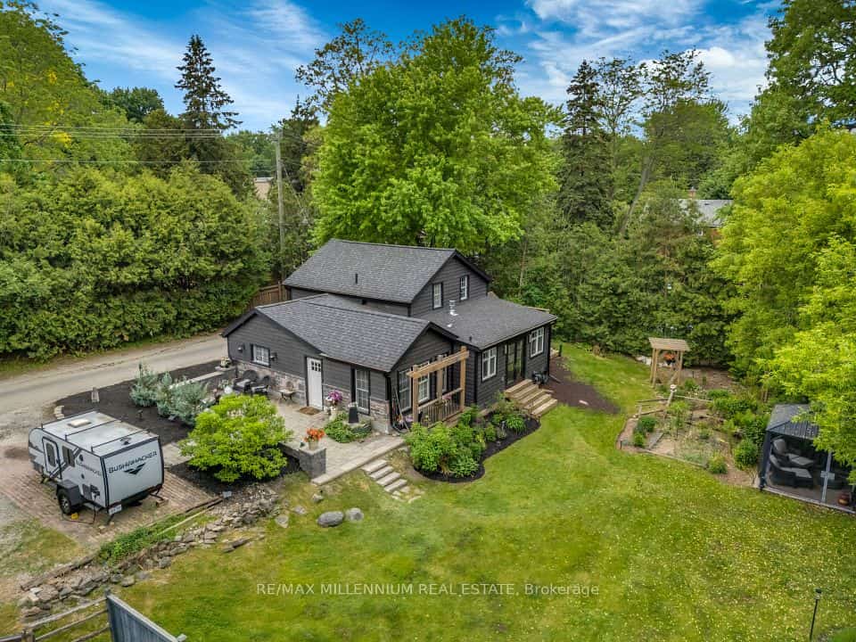 1510 Station Road, Caledon, ON L7C 3M2