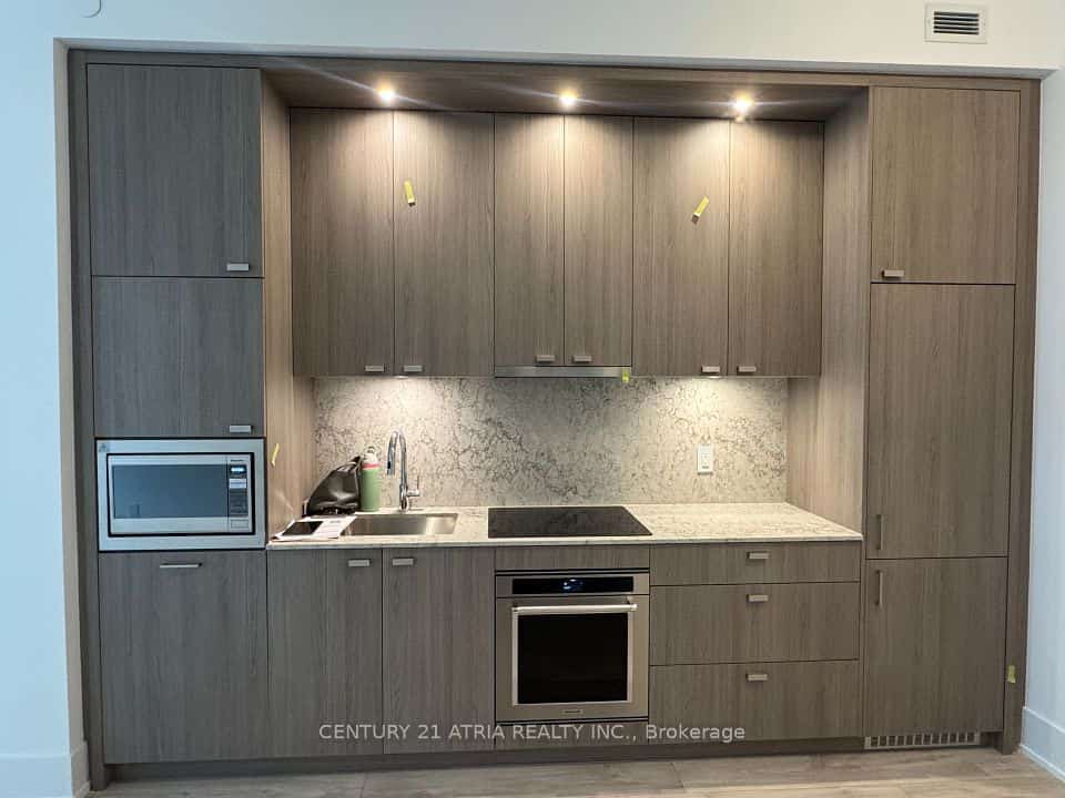 115 Denison Avenue #402, Toronto, ON M5T 2N1