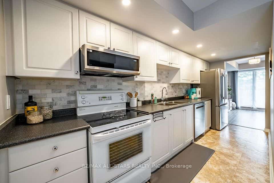 12455 Ninth Line #202, Whitchurch-Stouffville, ON L4A 1J3