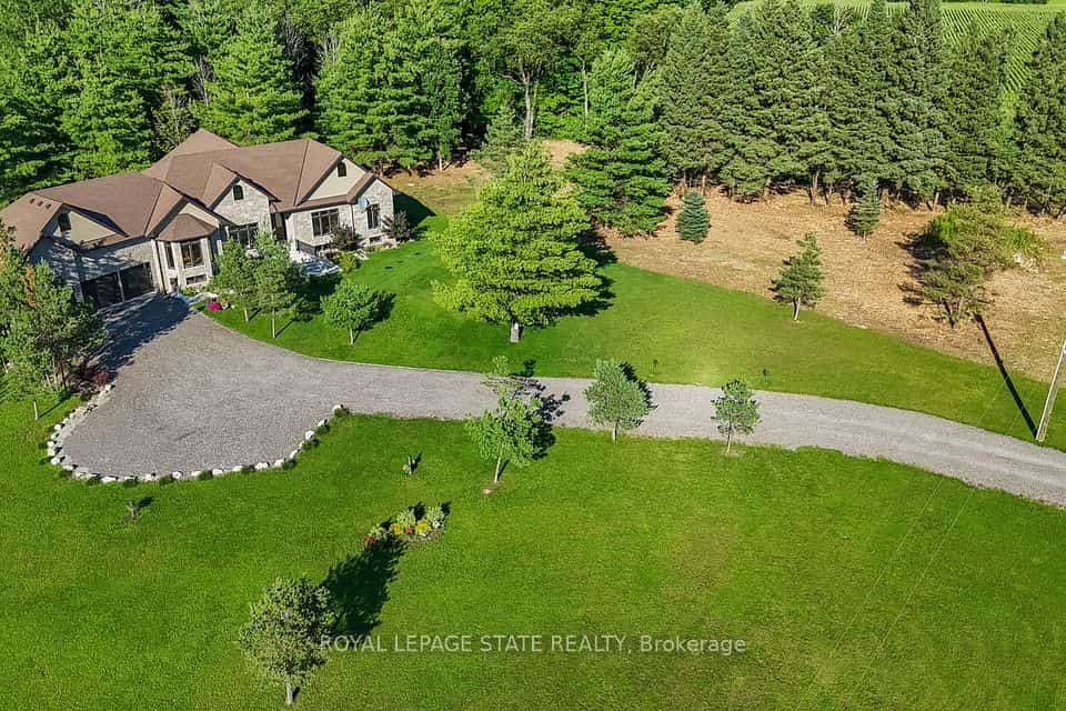 986 Highway 8, Hamilton, ON L9H 5E1