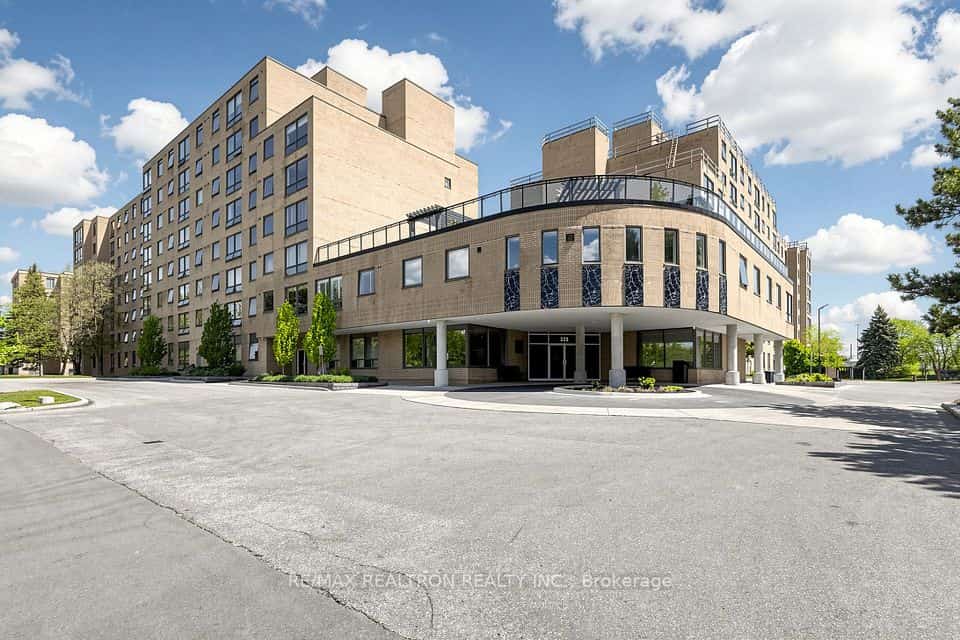 326 Major Mackenzie Drive E #307, Richmond Hill, ON L4C 8T4