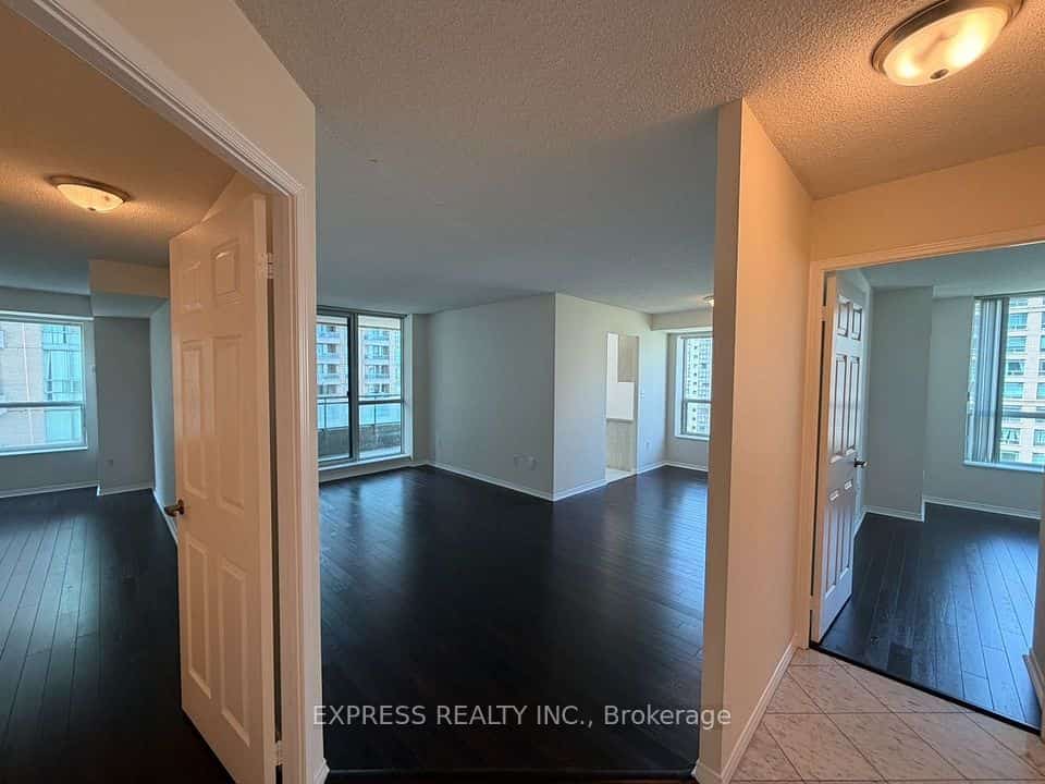 29 Pemberton Avenue #903, Toronto, ON M2M 4L5