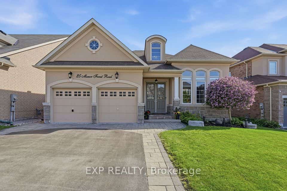 25 Manor Forest Road, East Gwillimbury, ON L0G 1M0