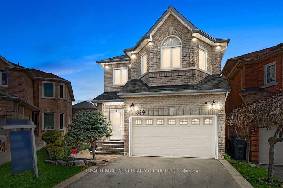 859 Mays Crescent, Mississauga, ON L5V 2J1