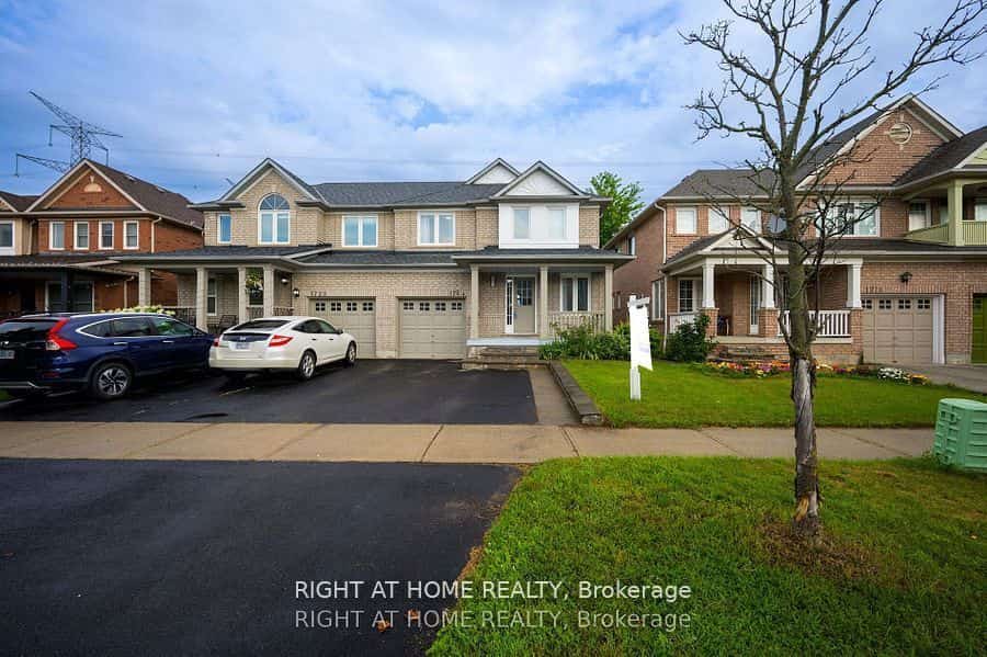 1724 Samuelson Circle, Mississauga, ON L5N 7Z5