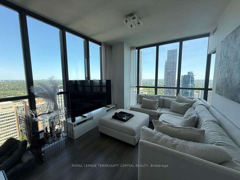 110 Charles Street E #3506, Toronto, ON M4Y 1T5