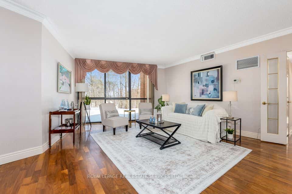 1240 Marlborough Court #110, Oakville, ON L6H 3K7