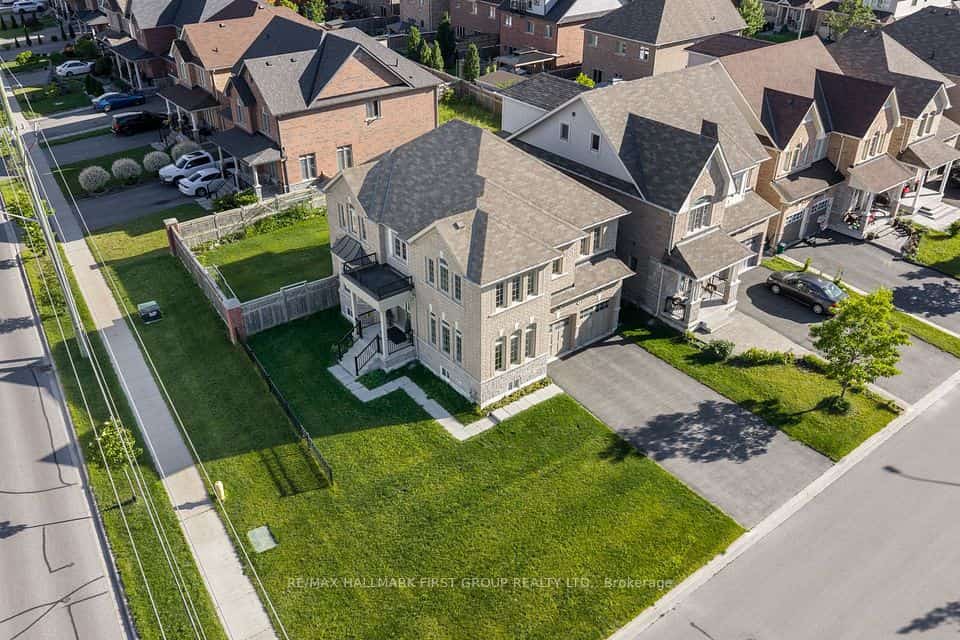 1 Cale Avenue, Clarington, ON L1E 0H5
