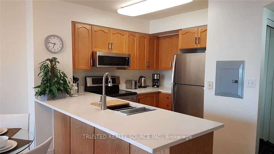 43 Eglinton Avenue E #1808, Toronto, ON M4P 1A2