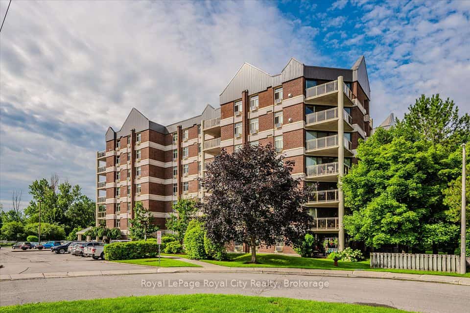 8 Christopher Court #507, Guelph, ON N1G 4N7