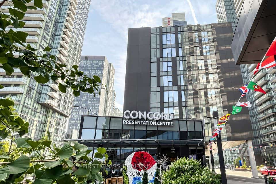 90 Queens Wharf Road #503, Toronto, ON M5V 0J4