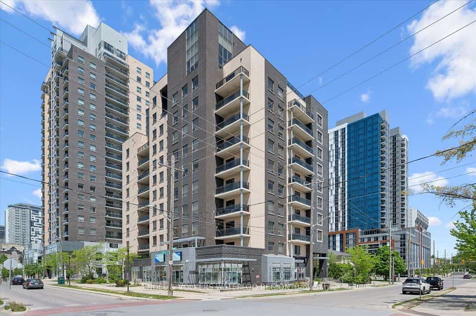 8 Hickory Street W #1004, Waterloo, ON N2L 3H6