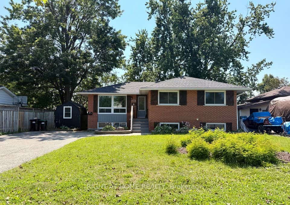 201 Steel Street, Barrie, ON L4M 2G8