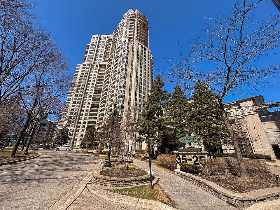 35 Kingsbridge Garden Circle #2706, Mississauga, ON L5R 3Z3