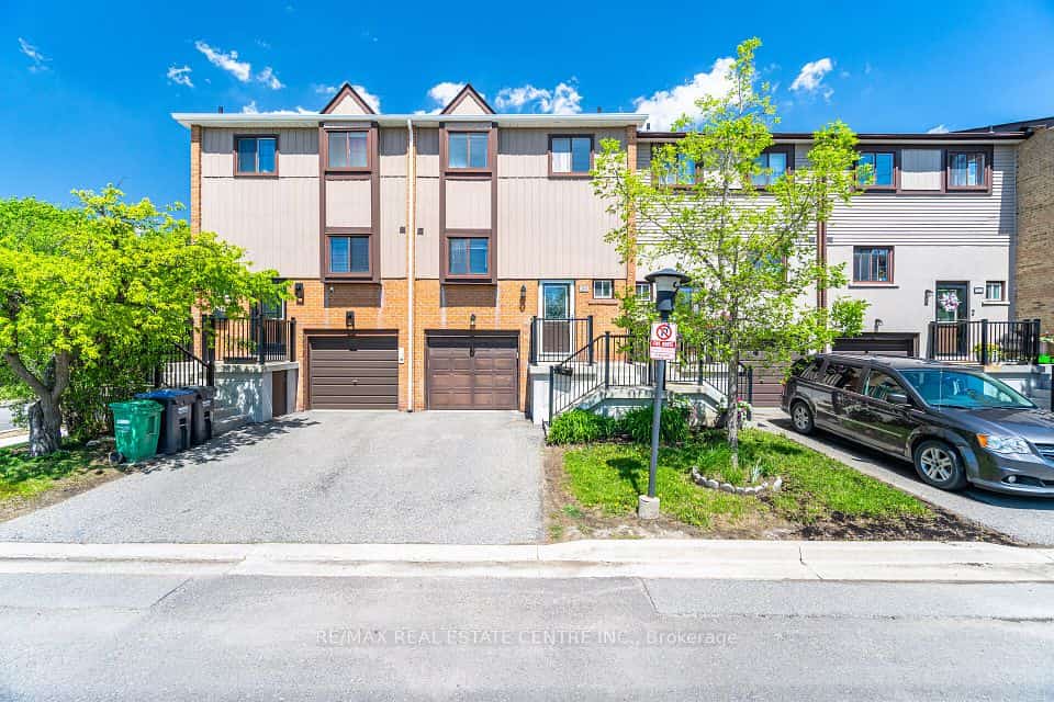 122 Moregate Crescent, Brampton, ON L6S 3K9