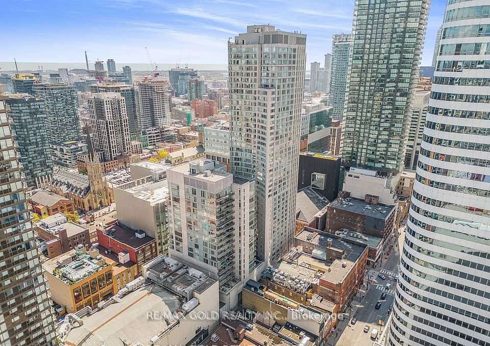 Pantages Hotel and Condominium, Toronto