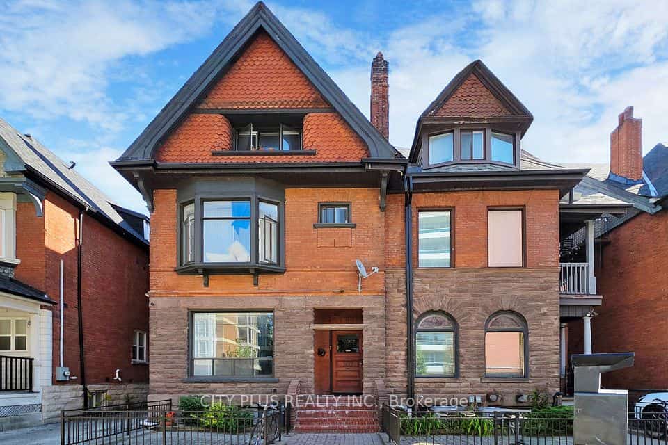 105-107 Spadina Road #105, Toronto, ON M5R 2T1