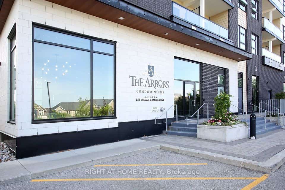 555 William Graham Drive #436, Aurora, ON L4G 3H9