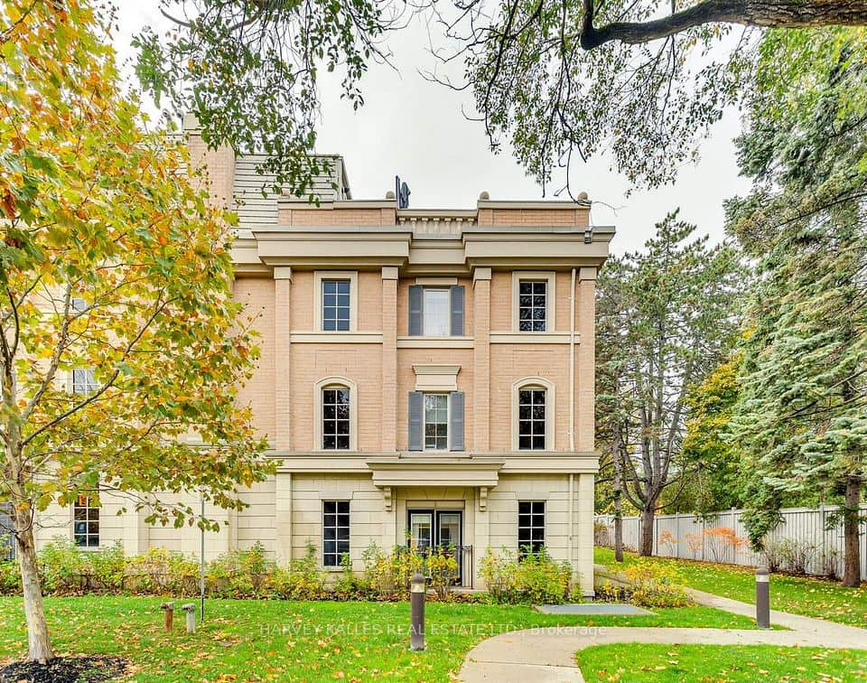 70 Hargrave Lane, Toronto