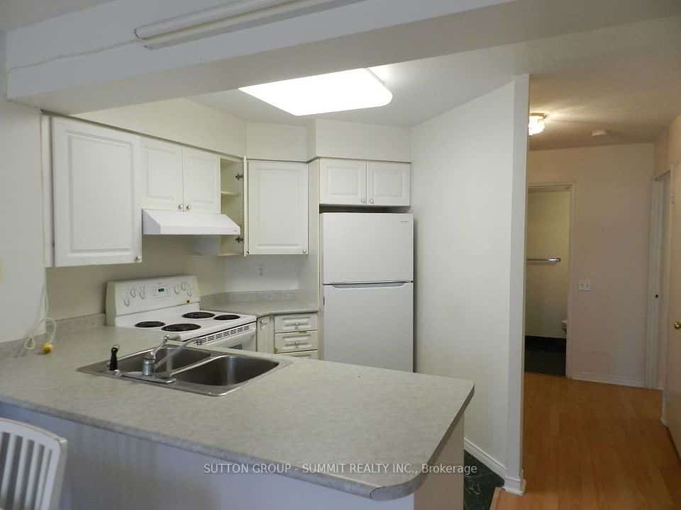 750 Bay Street #1905, Toronto, ON M5G 1N6