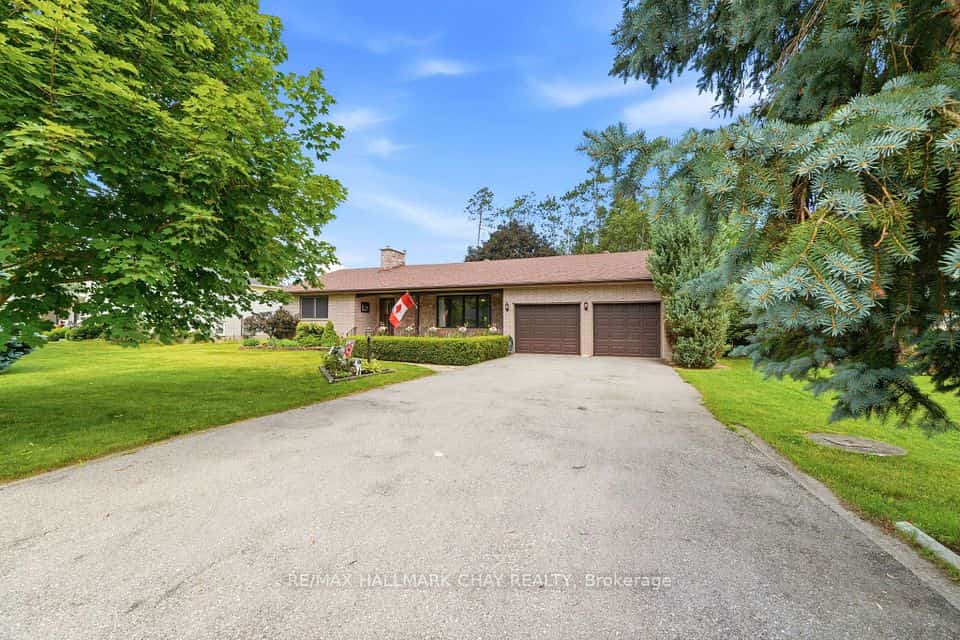 14 Douglas Drive, New Tecumseth, ON L9R 1J9