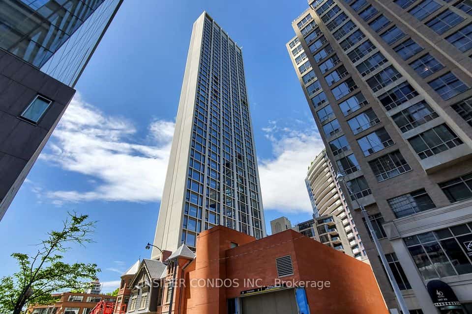 1315 Bay Street #1703, Toronto, ON M5R 2C4