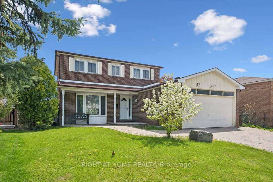 37 Moffatt Avenue, Brampton, ON L6Y 2L6