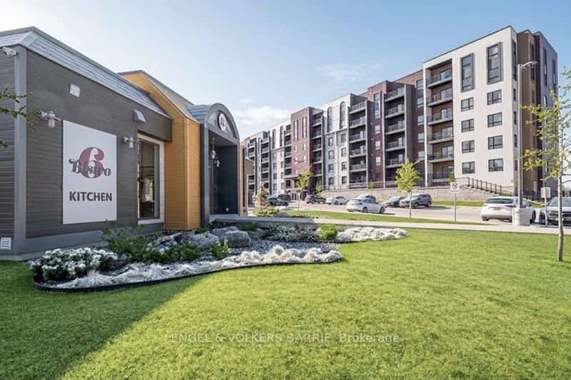 4 Spice Way #312, Barrie, ON L9J 0M2